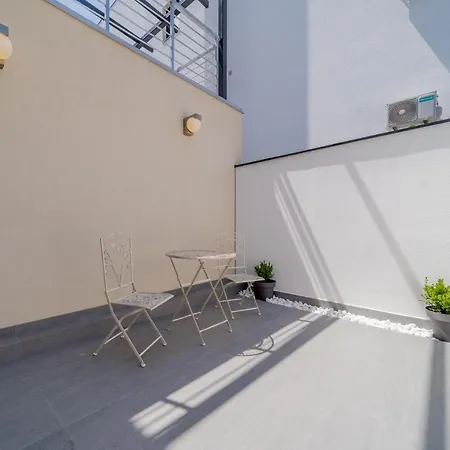 Rei House *