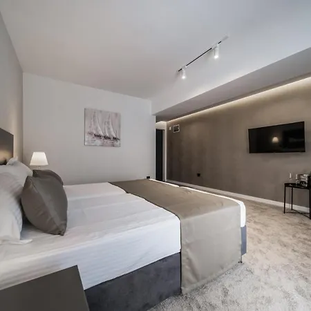 Rei Lux Apartment *